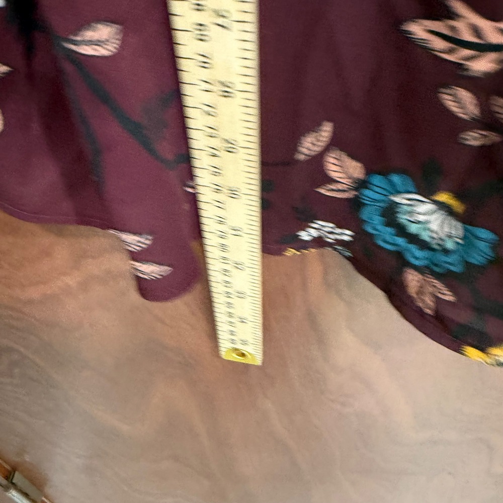 Maurices Floral Blouse Size 2 - 2XL Long Sleeve Criss Cross Neckline Burgundy - Picture 9 of 9